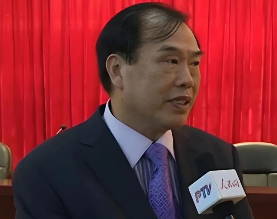 冠城集团韩国龙：为家乡发展链接全球资源