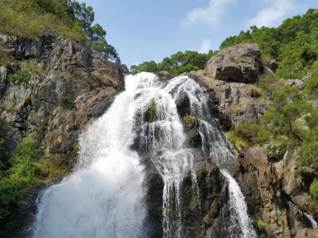 首溪龙潭(溪水瀑布)