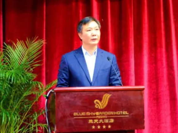 施文义：用商业与慈善促进玉融发展