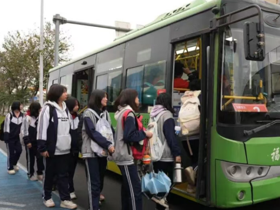 福清首条乡村定制公交“良镇中学南线（墩头方向）”顺利开通